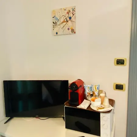 Viale Manzoni 호텔 사수올로