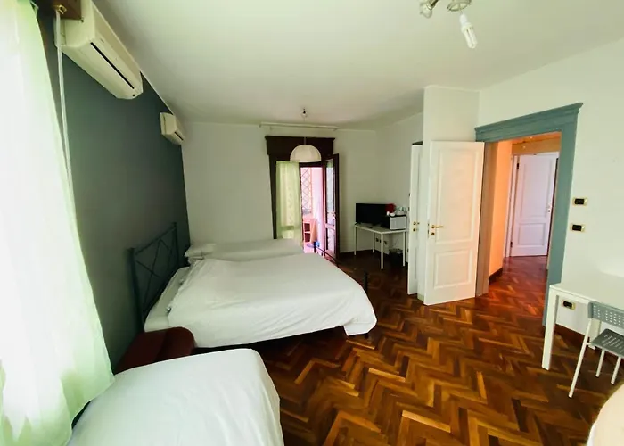 فندق Viale Manzoni ساسْوولو