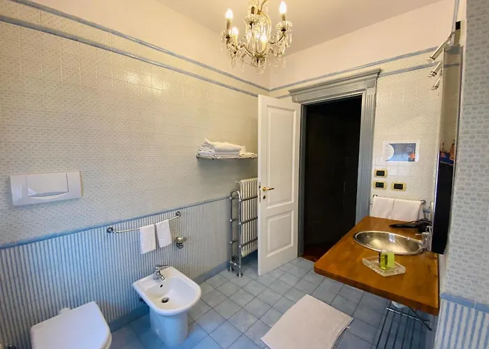 Viale Manzoni * 사수올로