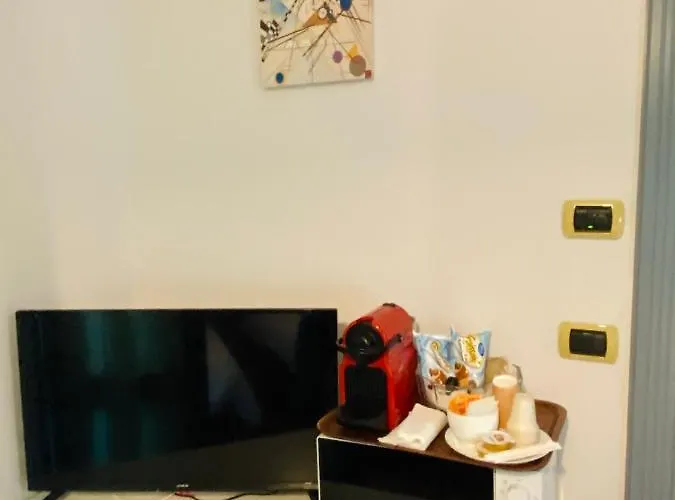 Viale Manzoni فندق ساسْوولو