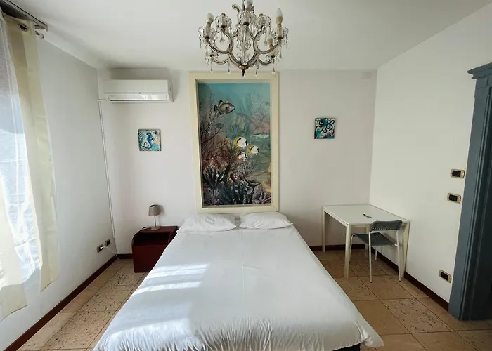 Viale Manzoni * ساسْوولو