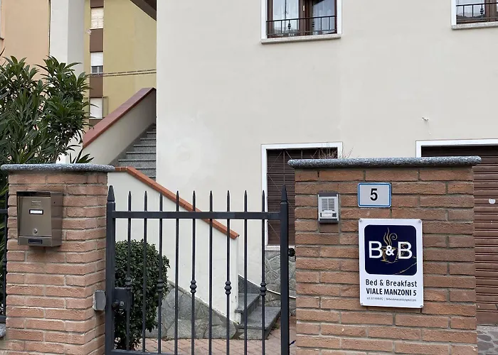 Viale Manzoni * ساسْوولو