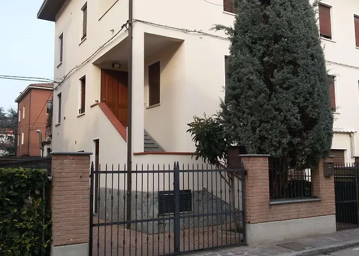 Viale Manzoni فندق *